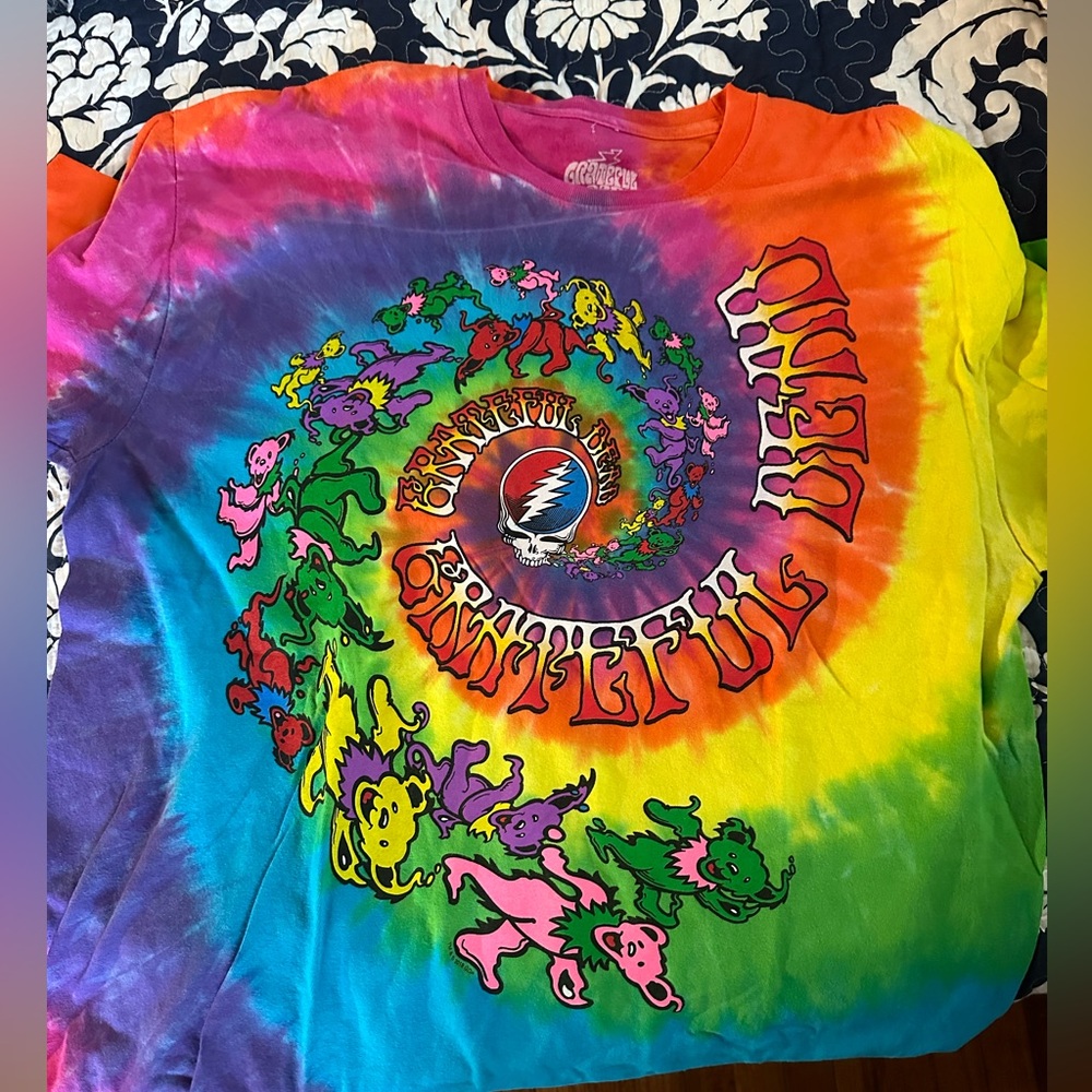 Men’s Grateful Dead Tie dye shirt